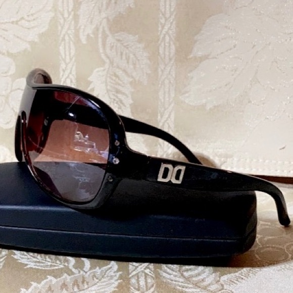 NWOT D&D OVERSIZED SUNGLASSES - Picture 2 of 13